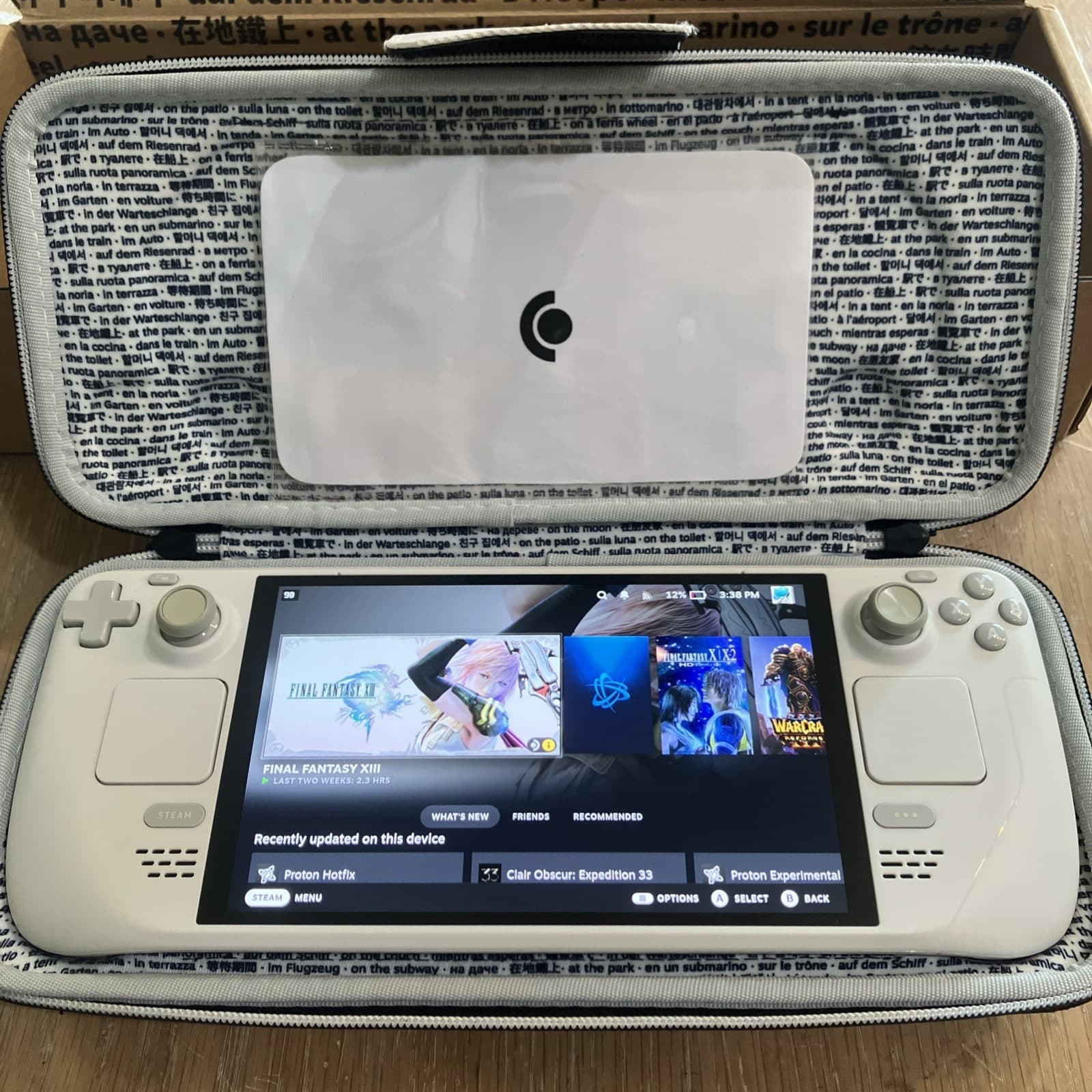 Valve Steam Deck OLED 1 To Blanc Édition Limitée + Station d'accueil + Chargeur mural US à Lyon — 400 €