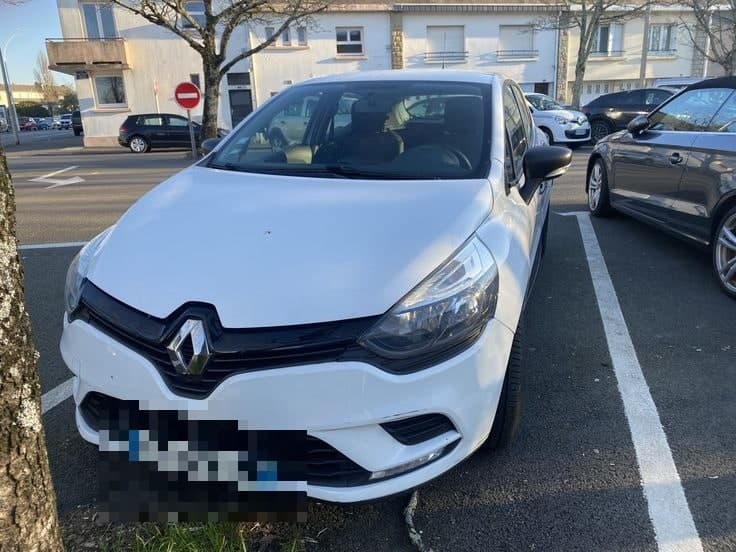 Voiture Clio IV dCi diesel. à Grenoble — 850 €