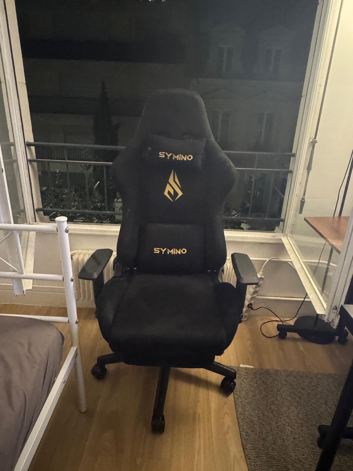 Chaise Gaming SYMINO ergonomique – Très bon état à Neuilly-sur-Seine — 60 €