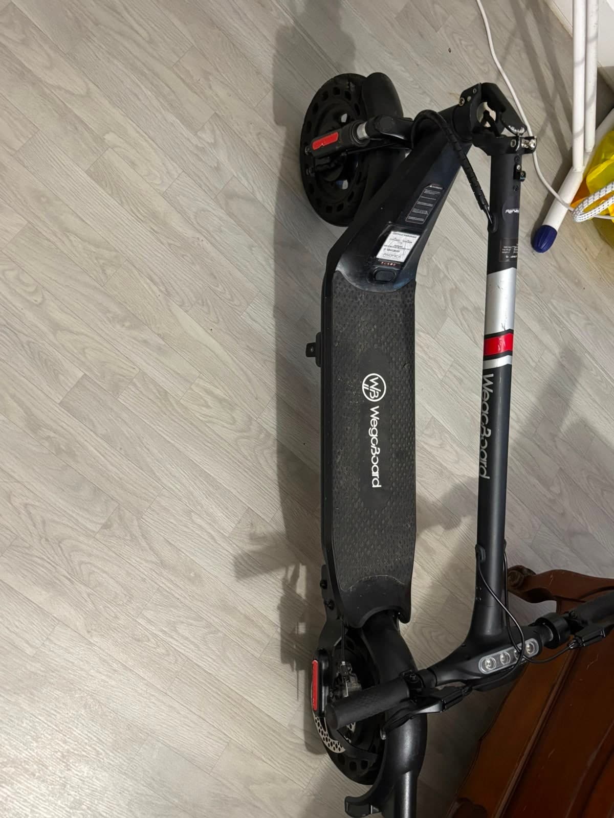 une trottinette électrique  à un prix abordable de très bonne qualité  à rosny sous bois — 130 €