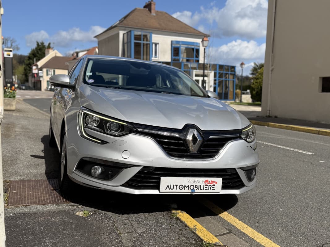 Renault MEGANE IV 1.2 TCe 130 Energy Zen - 2016 - 77500 km — photo 3