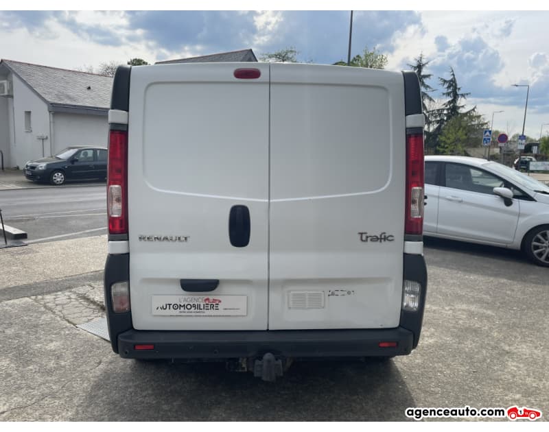 Renault Trafic II Phase 2 VAN L2H1 2.0 dCi 90cv Confort — photo 3