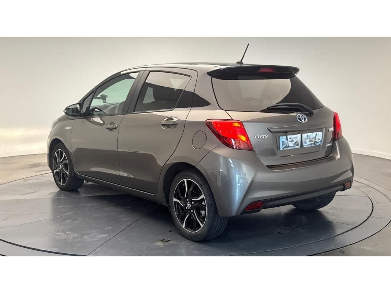 TOYOTA YARIS III HYBRIDE - Modèle Collection — photo 2