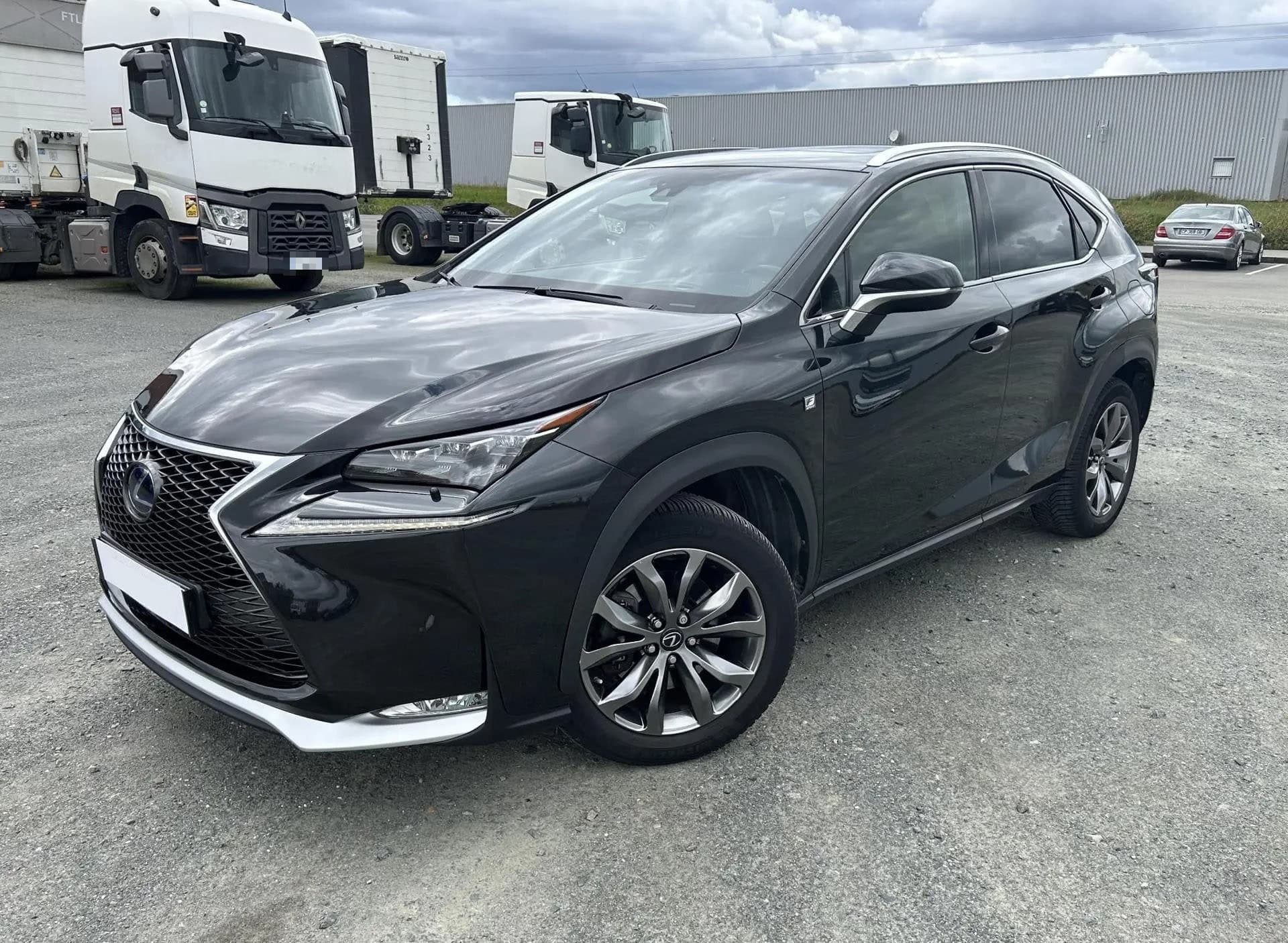 LEXUS NX F SPORT E-CVT 300h 4WD - toit panoramique à 180 Rue du Ladhof — 16 000 €