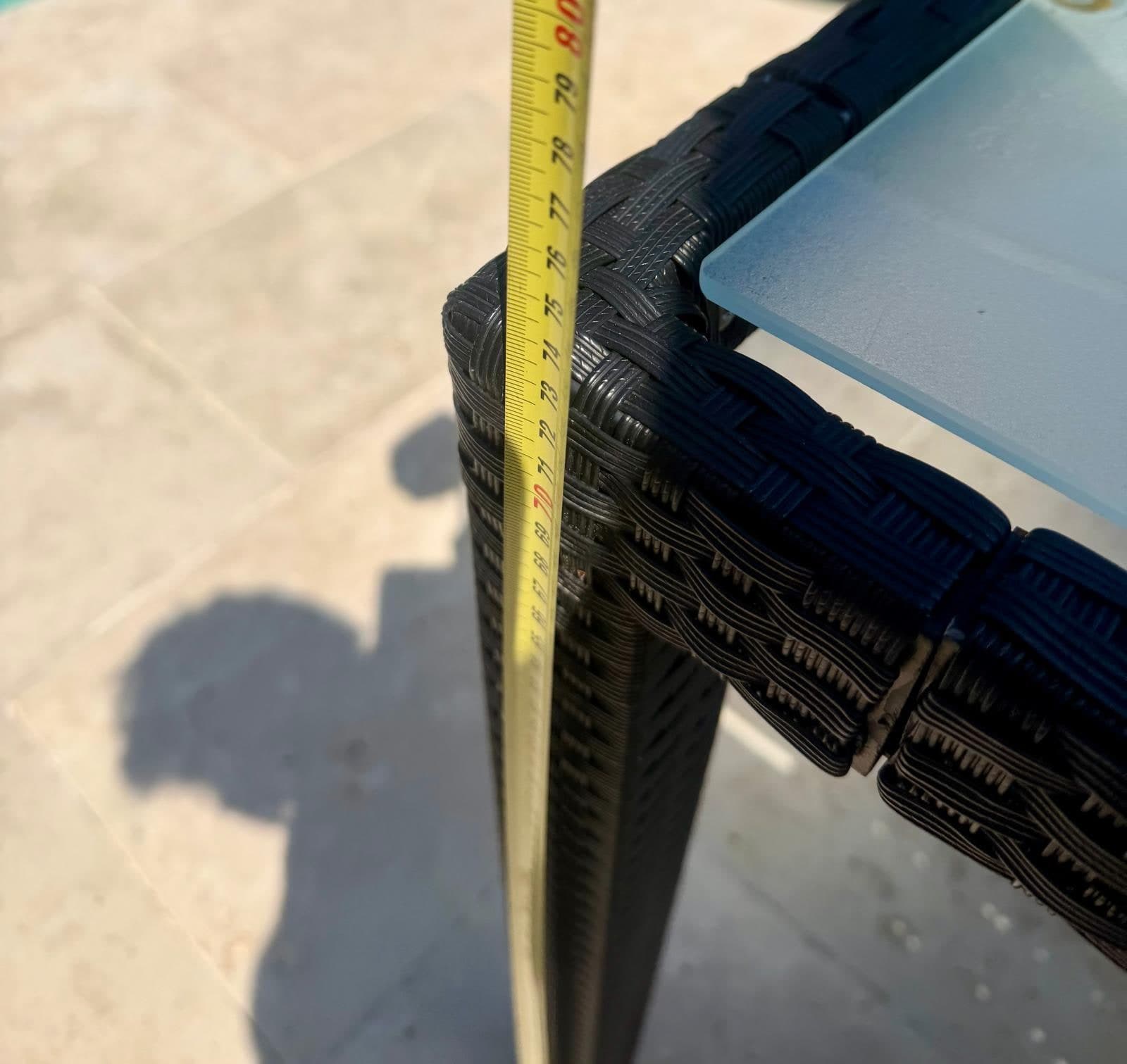 Vend table SANS LES CHAISES en verre et osier — photo 3