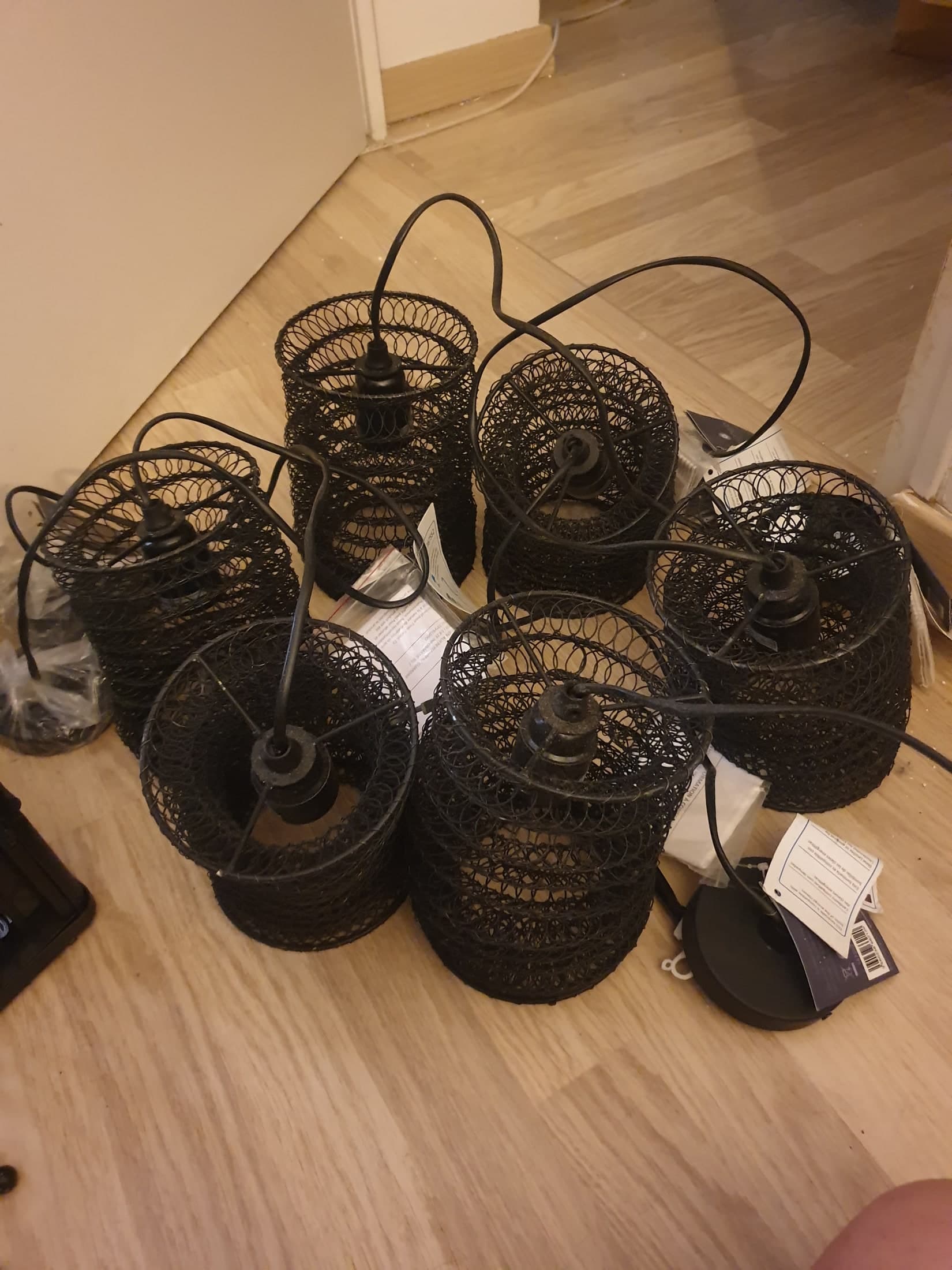 Lustre vendu à l'unité à 89100 sens — 7 €