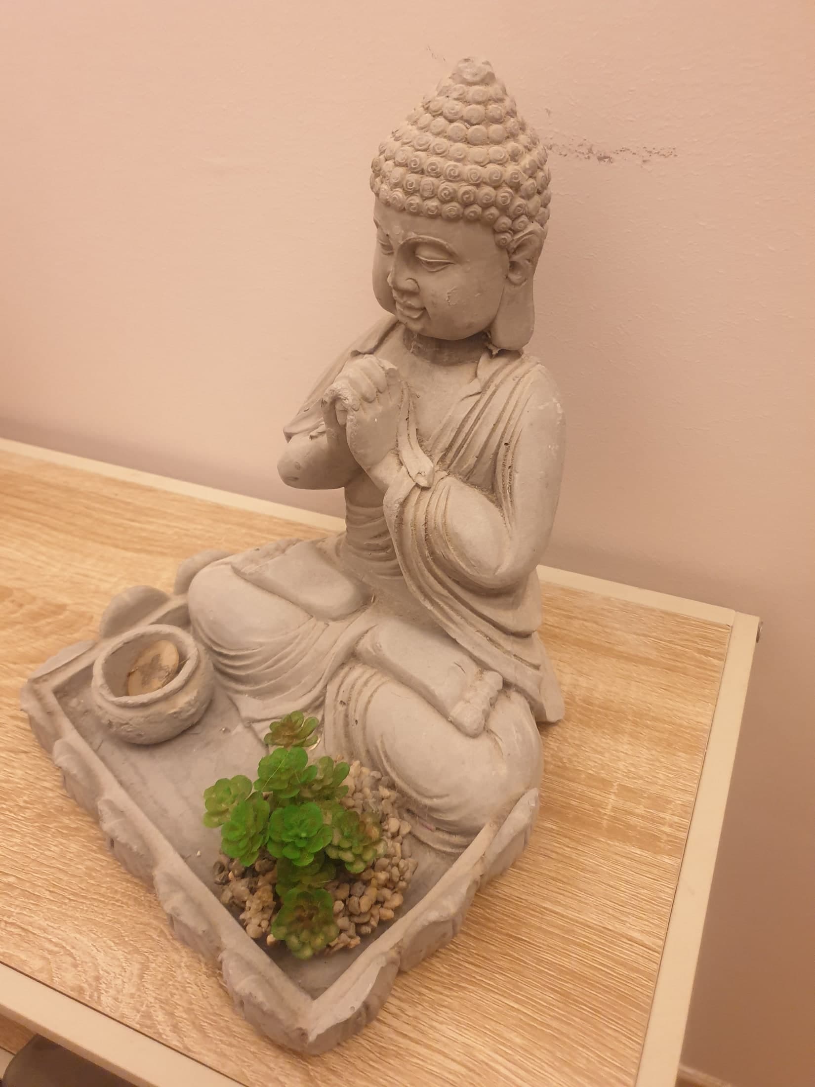 Statue Bouddha à 89100 sen — 14 €