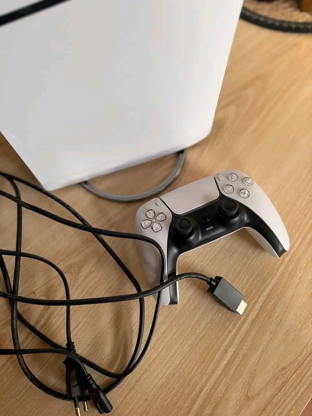 PlayStation 5 avec lecteur CD — photo 2