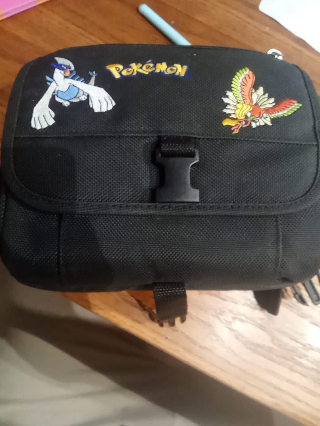 Sacoche de collection Pokémon lugia à Wattignies — 50 €