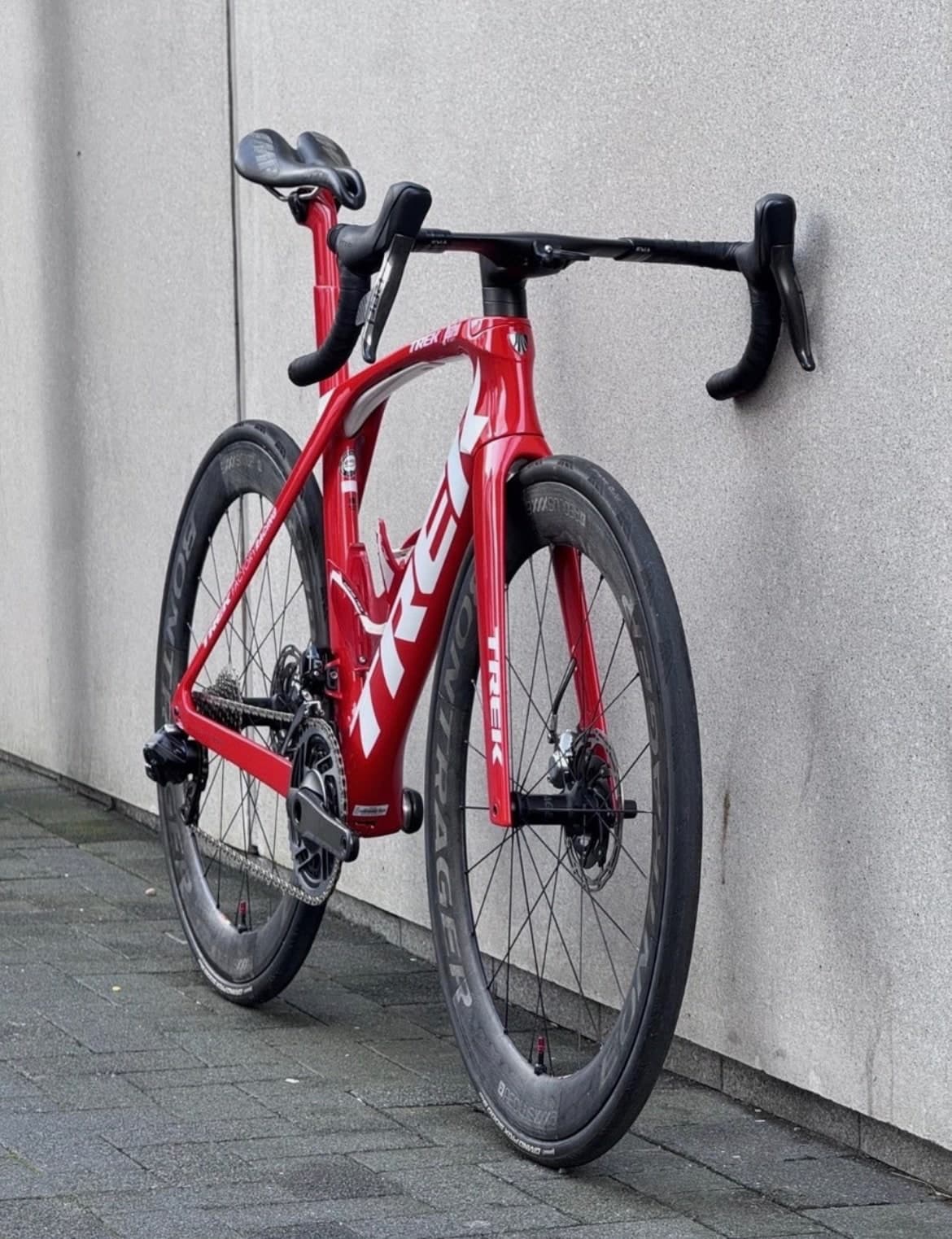 TREK MADONE SLR9 AERO — Taille 54cm — Groupe SRAM RED eTap AXS — Roues Bontrager XXX Carbone à Paris — 2 998 €