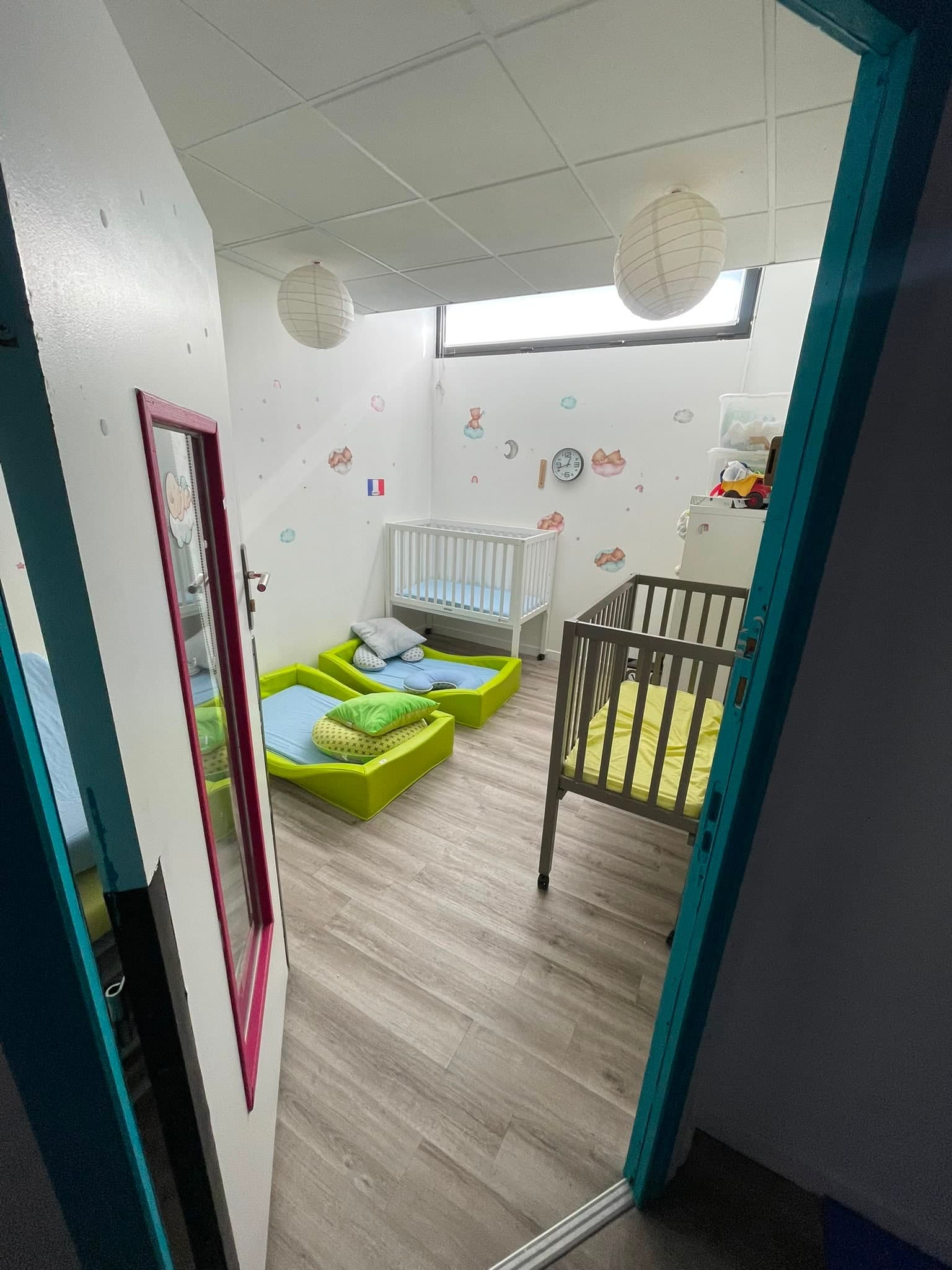 À vendre à Fresnes (94), murs commerciaux libres de toute occupation de 141,17 m², situés au rez-de-chaussée avec vitrine, 14 rue du Docteur Charcot.