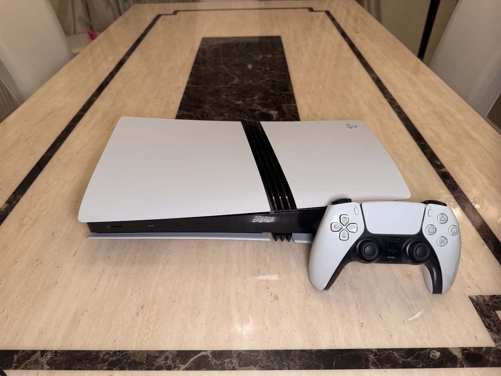 PLAYSTATION 5 PRO 2 To — photo 2