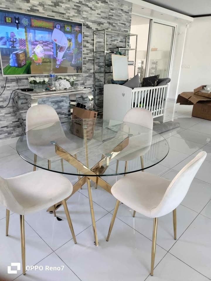 Table a manger ronde avec 4 chaises neuf — photo 3