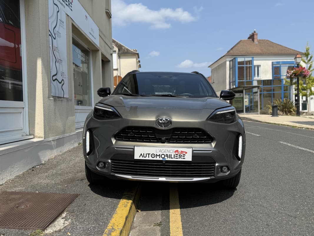 Toyota Yaris Cross 130h Première Champagne 2024 Automatique Hybride — photo 2
