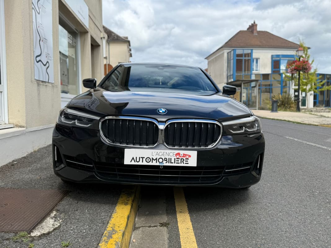 BMW Série 5 530e TwinPower Turbo xDrive 292 ch BVA8 Business Design Noir 2022 — photo 2