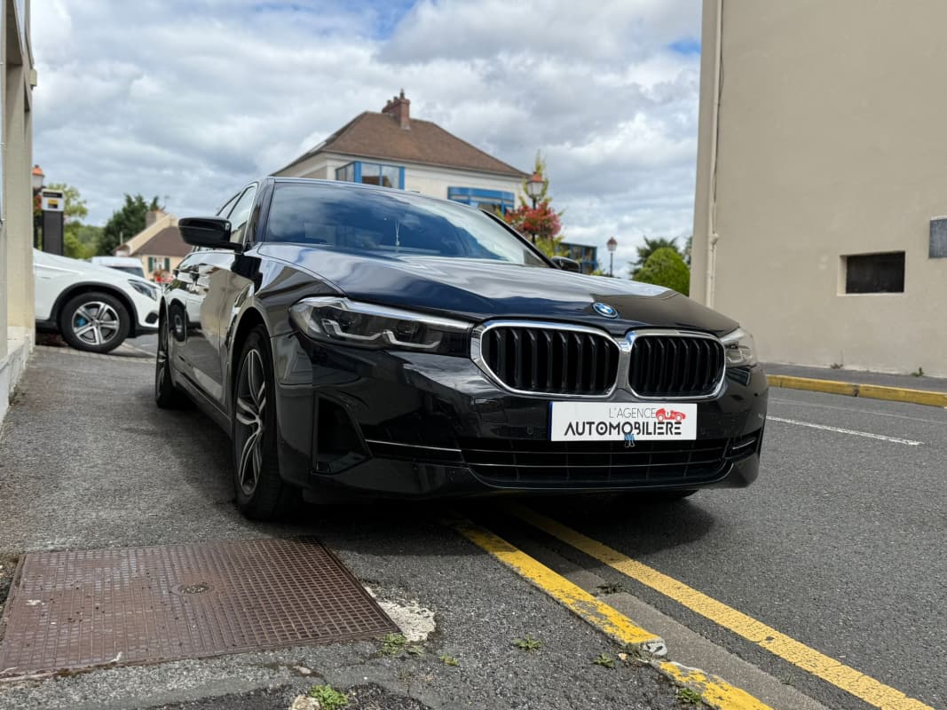 BMW Série 5 530e TwinPower Turbo xDrive 292 ch BVA8 Business Design Noir 2022 — photo 3