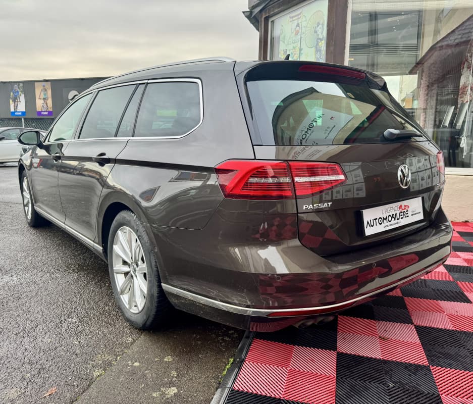 Volkswagen Passat SW 2,0 TDI 190ch Bluemotion Technology 4Motion Carat DSG6 — photo 3