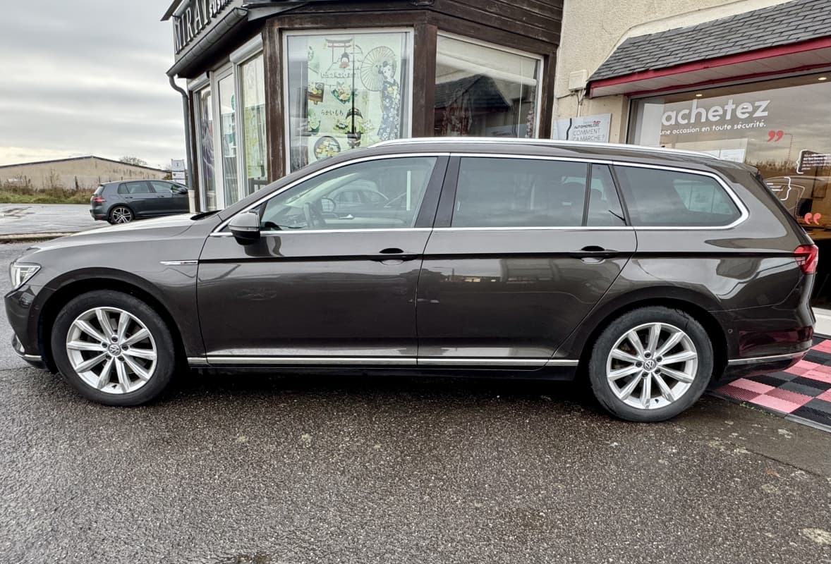 Volkswagen Passat SW 2,0 TDI 190ch Bluemotion Technology 4Motion Carat DSG6 — photo 2