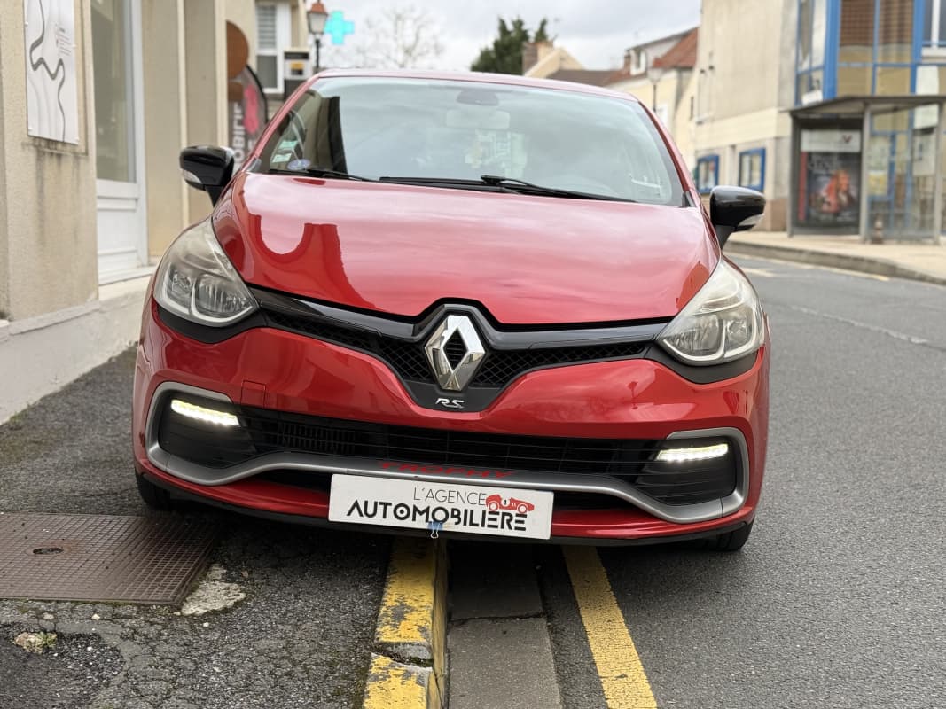 Renault Clio IV R.S. 1.6 T 220 Trophy EDC - 2016 - 73900 km — photo 2