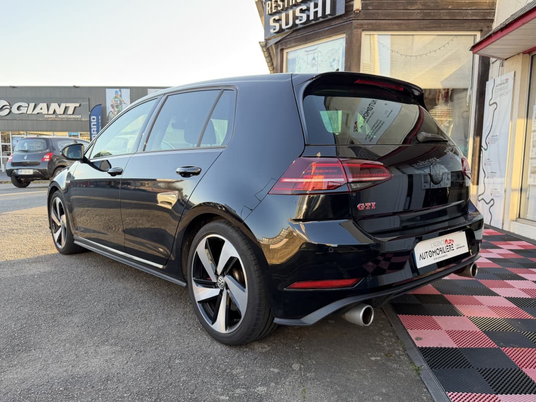 Volkswagen Golf 2.0 TSI 245 DSG7 GTI Performance Noir 2019 — photo 3