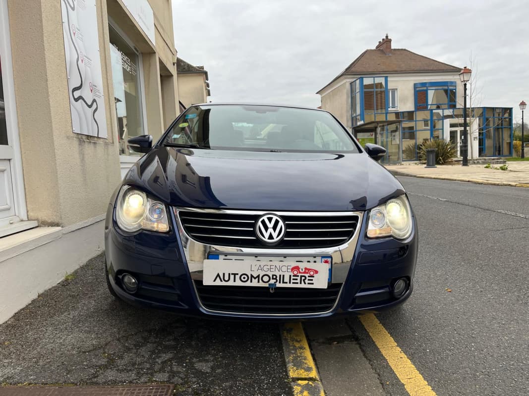 Volkswagen EOS 2.0 TDI 140 ch Sportline coupé cabriolet — photo 2