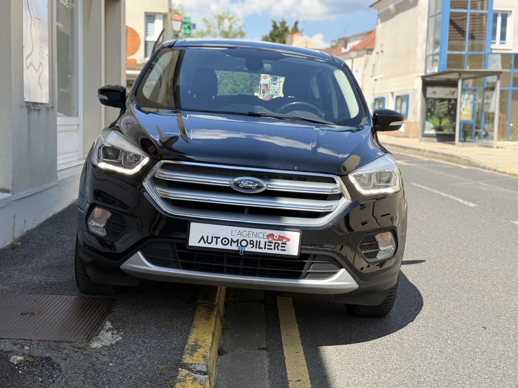 Ford Kuga II 1.5 TDCI 120 S&S 4X2 Titanium - 2019 — photo 2