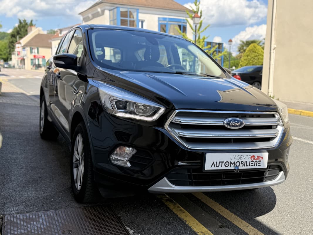 Ford Kuga II 1.5 TDCI 120 S&S 4X2 Titanium - 2019 — photo 3