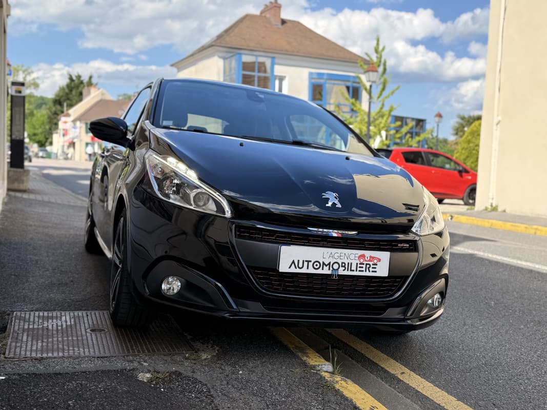 Peugeot 208 1.2 PURETECH 110 S&S GT LINE+ 2017 - 63000 km — photo 3