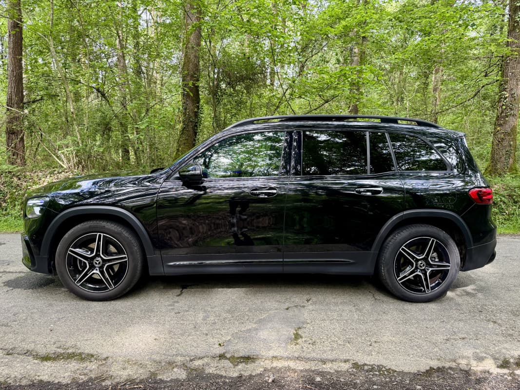 Mercedes GLB 200d 150ch AMG LINE BVA8 - 7 places - Noir — photo 2